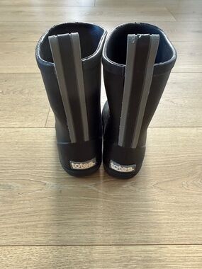 Kids Totes black rainbow size 7-8